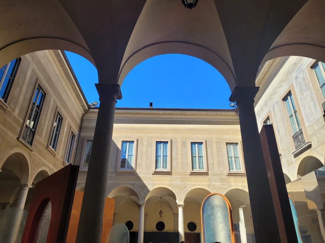 Palazzo Isimbardi, Milan