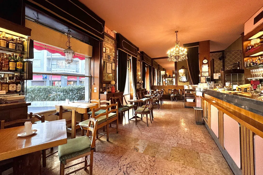 Bar Basso, Milan