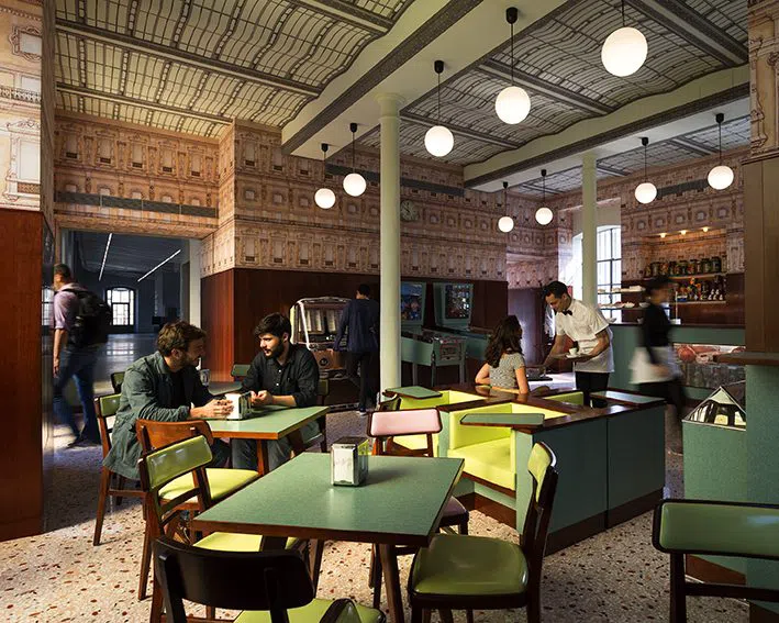 Bar Luce, Milan