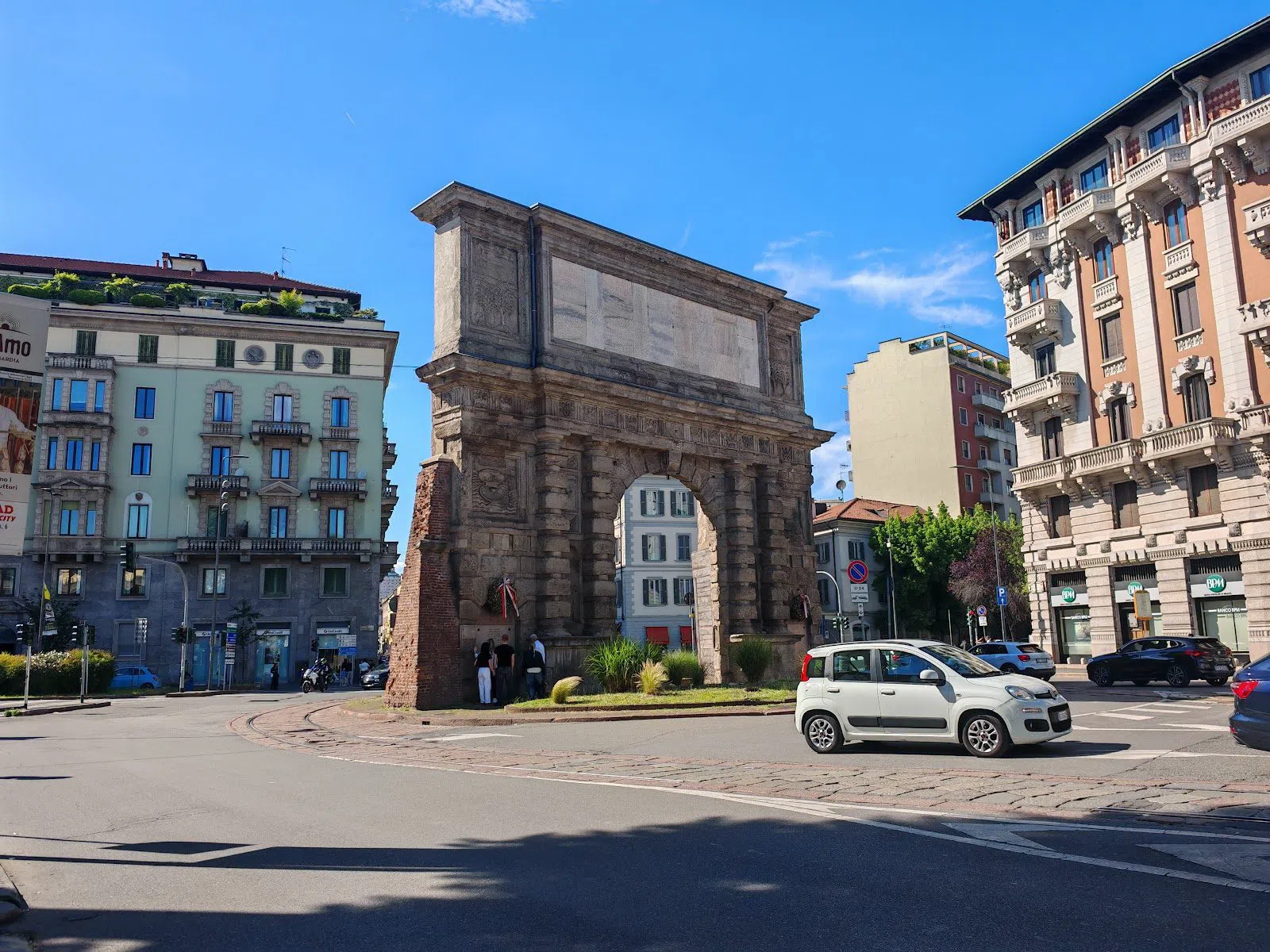 Arco di Porta Romana and the Spanish Walls, Milan