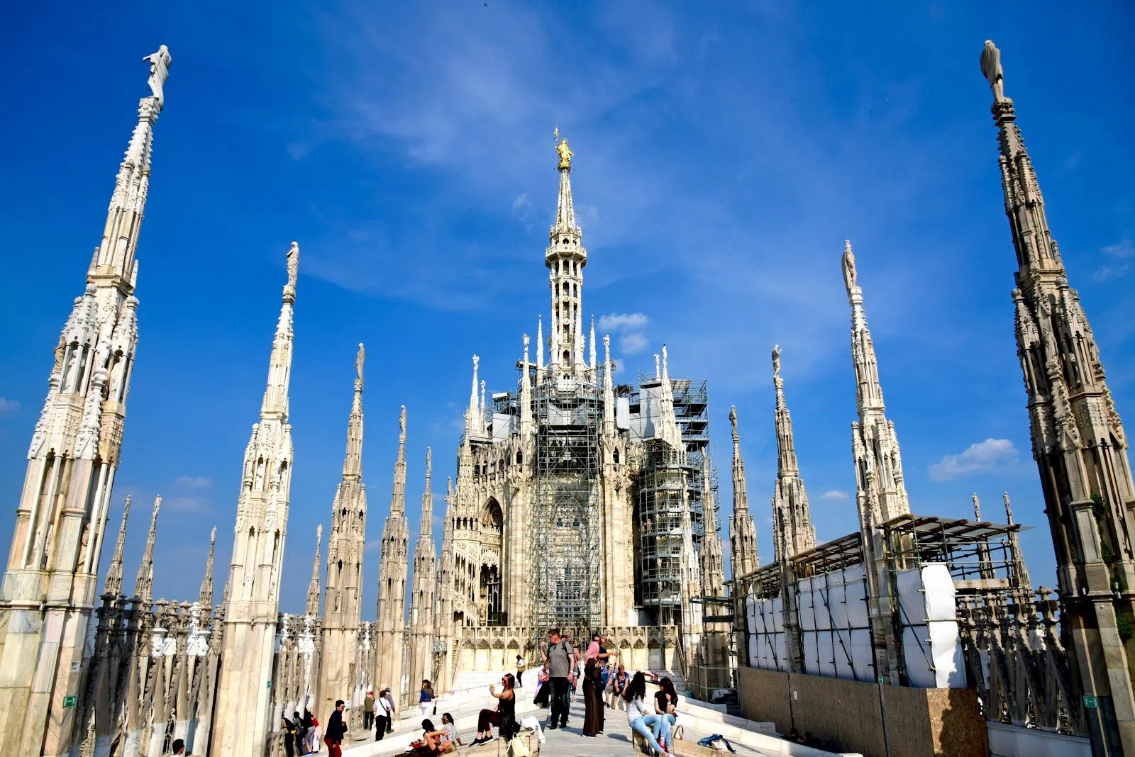 Above the Spires: Milan's Rooftop Season
